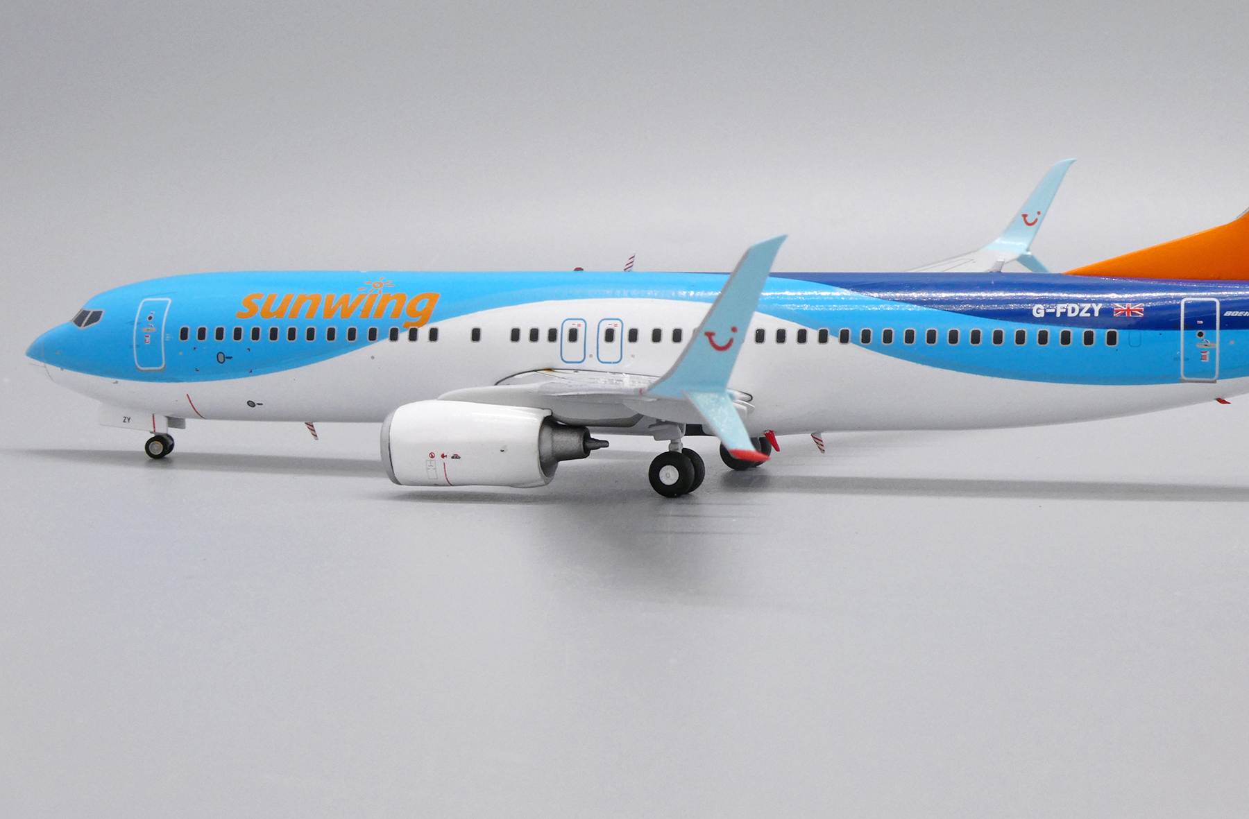 ScaleModelStore JC Wings 1 200 LH2256 Sunwing Boeing 737 800